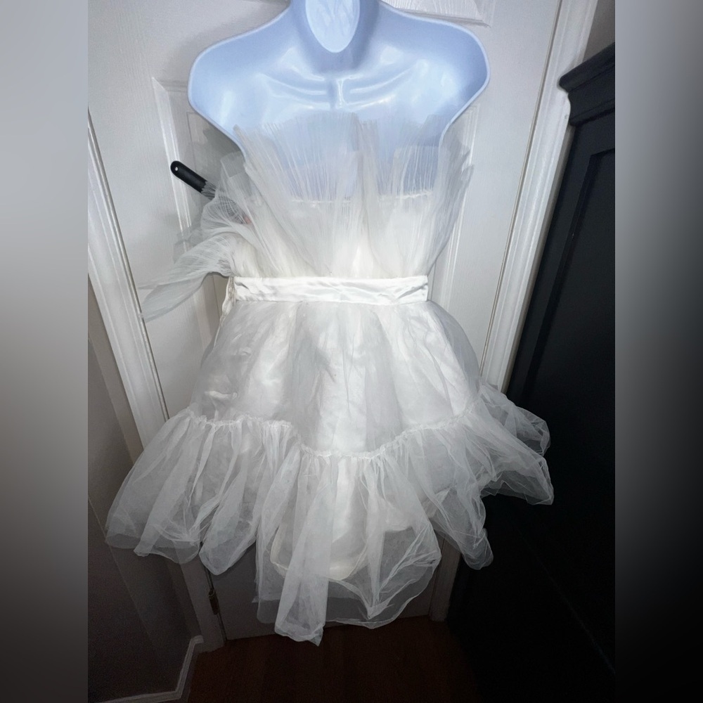 NWT Showpo US 8 Amalya Mini Dress White Tiered Tulle Fit & Flare UK 12 FLAW - Picture 7 of 16